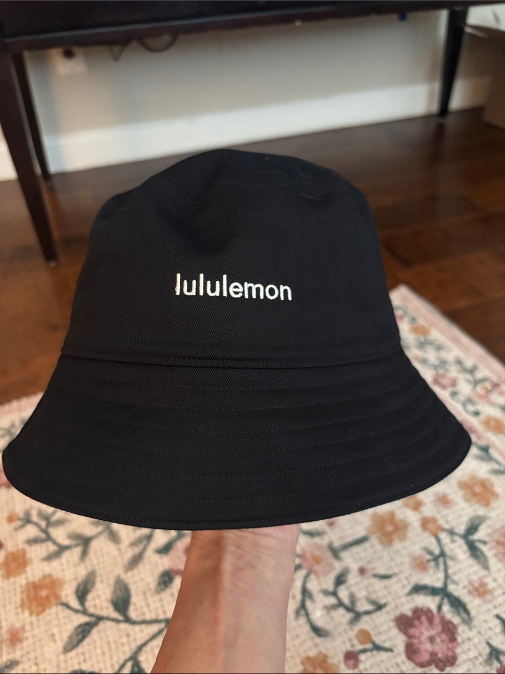 lululemon athletica Black/white reversible bucket hat never worn ….